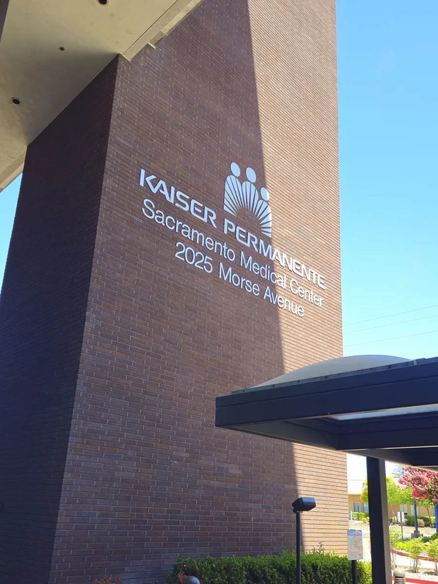 Kaiser Permanente Sacramento Medical Center at 2025 Morse Avenue, where our notaries make bedside visits